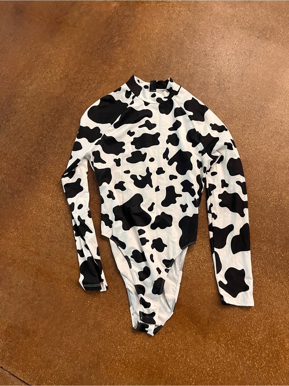 SHEIN Black and White Cow Print Long Sleeve Bodysuit